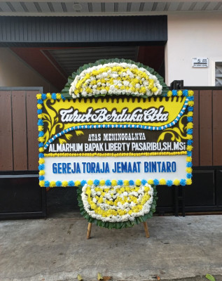 Papan Bunga Duka di Rejotangan