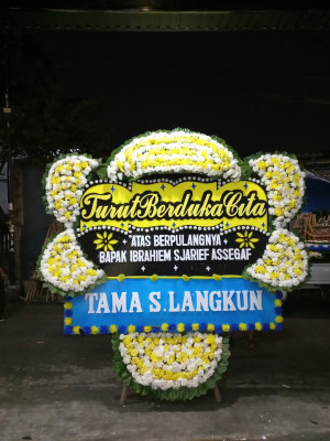 Papan Bunga Duka di Rejotangan